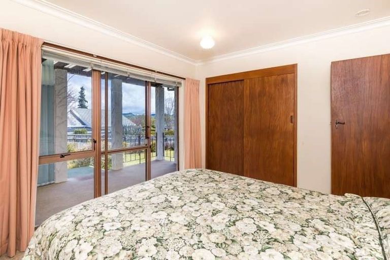Photo of property in 15 Hilden Place, Hilltop, Taupo, 3330