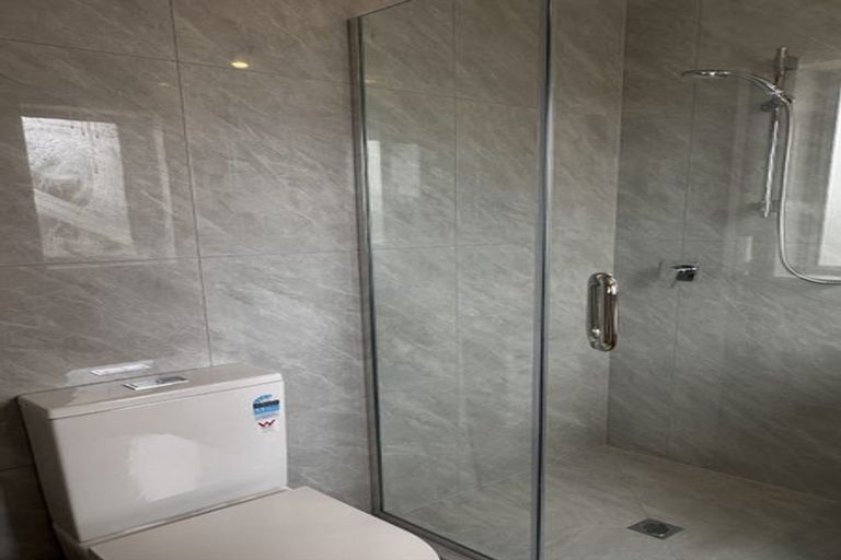 Photo of property in 20 Edwards Avenue, Henderson, Auckland, 0610