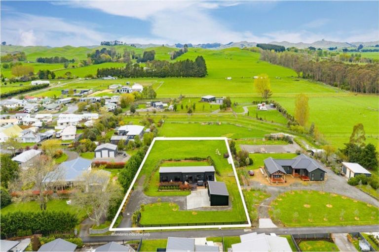 Photo of property in 4 Arabella Way, Waipukurau, 4200