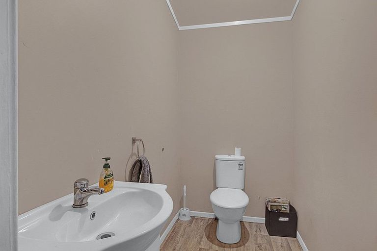 Photo of property in 57 Castle Street, Eltham, 4322