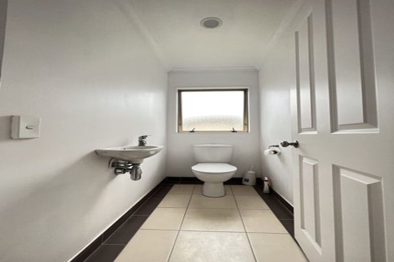 Photo of property in 12 Maybole Drive, Flat Bush, Auckland, 2016