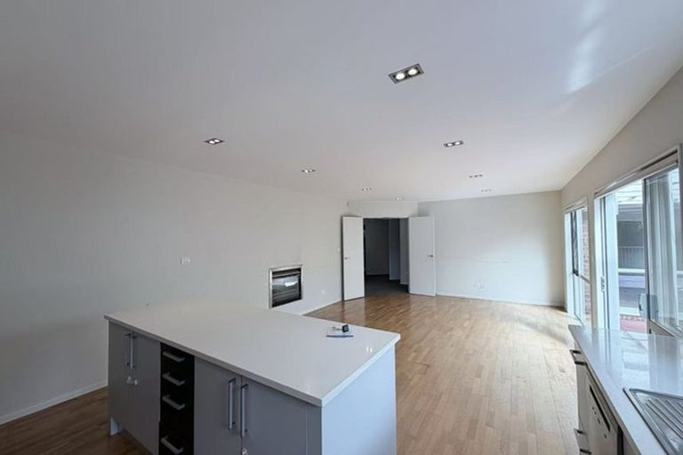Photo of property in 9 Amber Glen, Albany, Auckland, 0632
