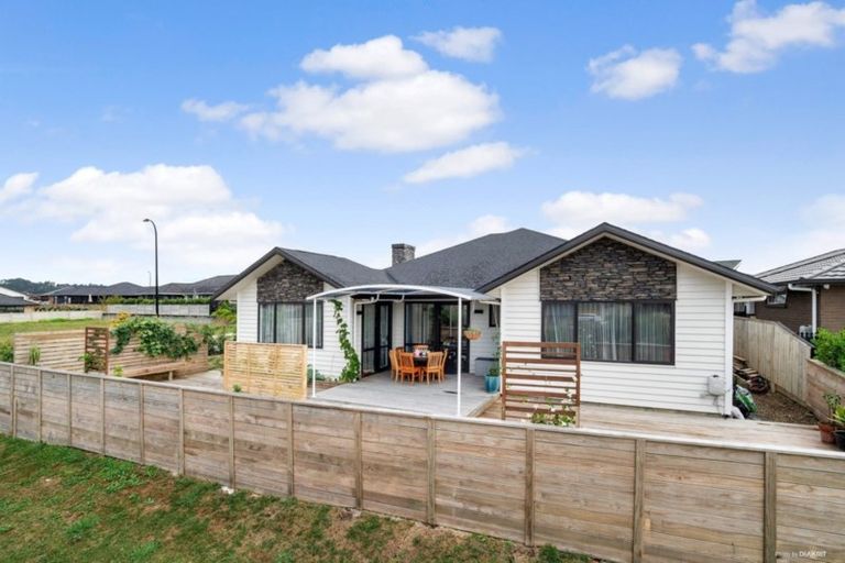 Photo of property in 2 Floyd Road, Riverhead, 0820