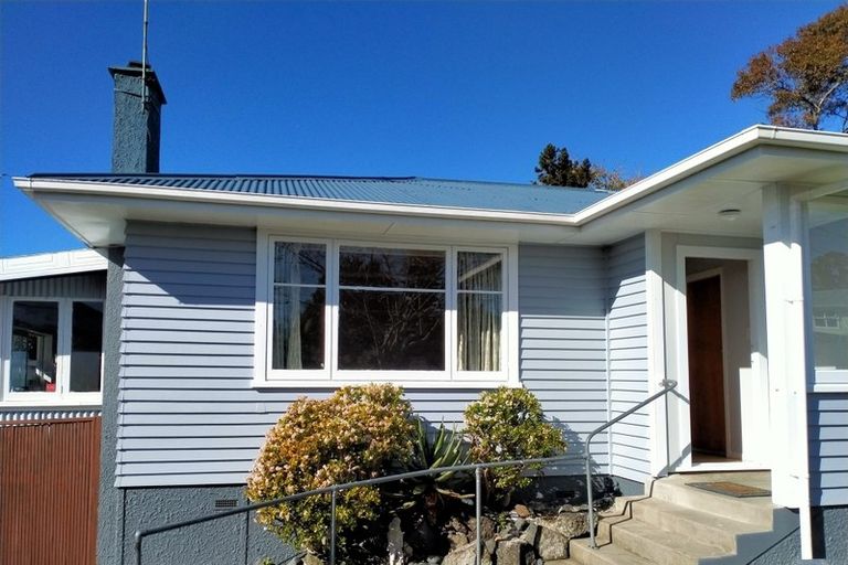 Photo of property in 18 Sarona Avenue, Glen Eden, Auckland, 0602