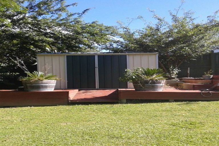 Photo of property in 57 Holmes Drive South, Massey, Auckland, 0614