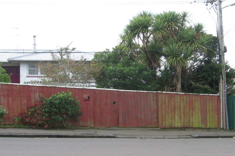 Photo of property in 6 Trebann Street, Paparangi, Wellington, 6037