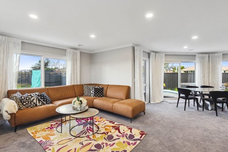 Photo of property in 155 Guildford Drive, Paraparaumu Beach, Paraparaumu, 5032