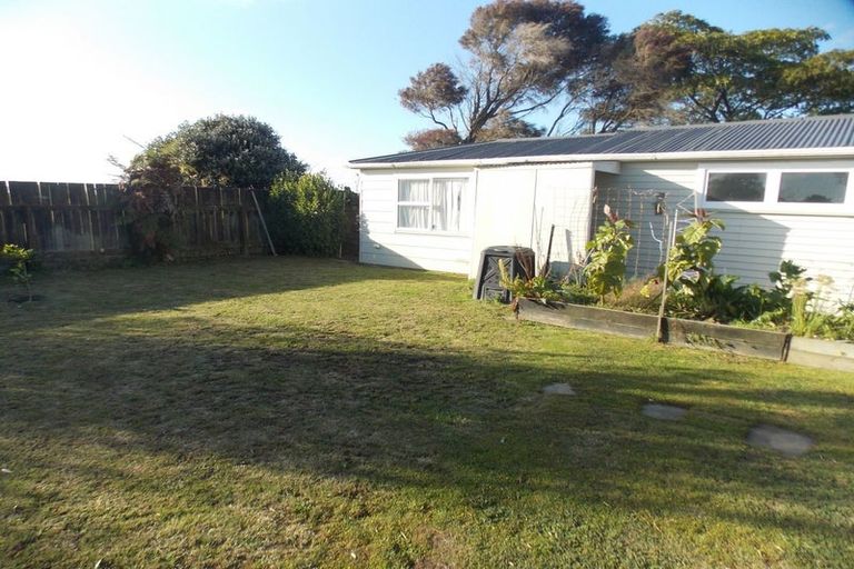 Photo of property in 45 Sutherland Crescent, Westbrook, Palmerston North, 4412