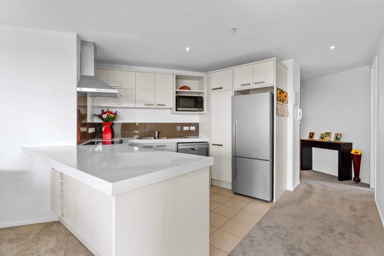 Photo of property in Bella Vista, 3a/84 Gunner Drive, Te Atatu Peninsula, Auckland, 0610