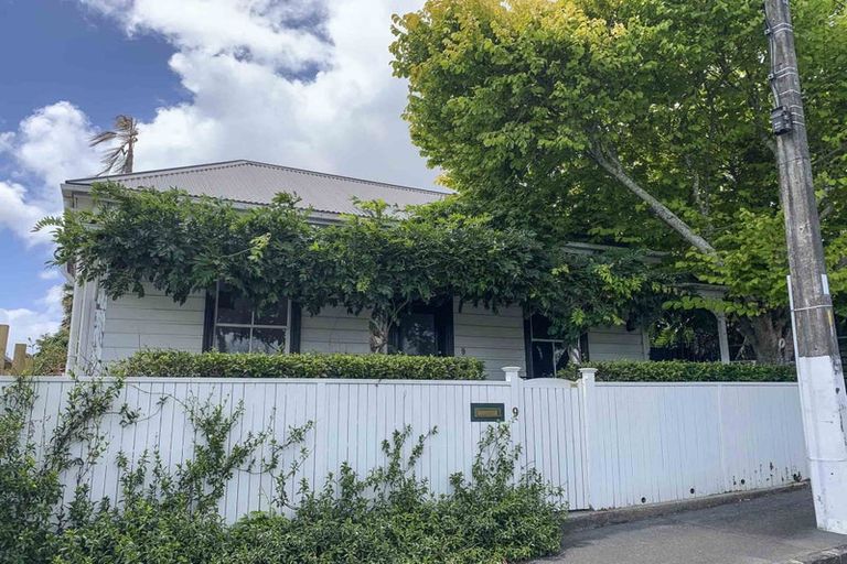 Photo of property in 9 School Road, Morningside, Auckland, 1021