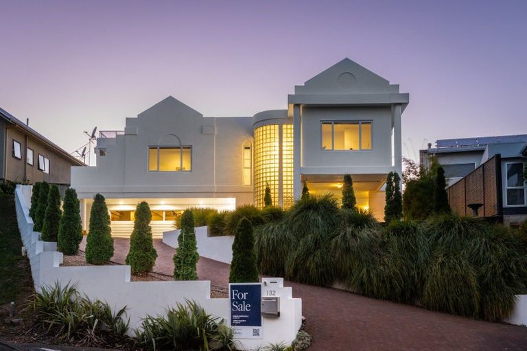 Photo of property in 132 Priestley Terrace, Bluff Hill, Napier, 4110