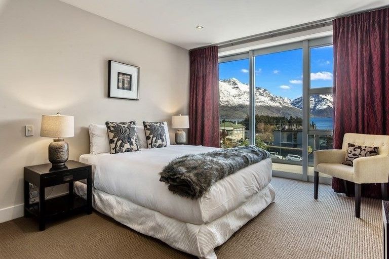 Photo of property in 45a Hallenstein Street, Queenstown, 9300