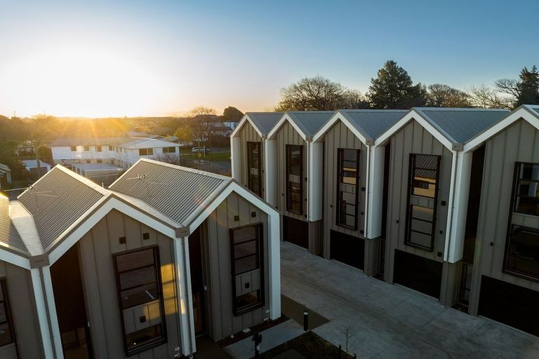 Photo of property in 2/5 Ward Street, Addington, Christchurch, 8024