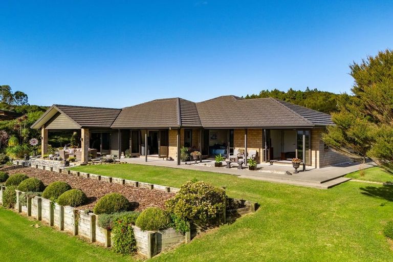 Photo of property in 97 West Ridge Road, Maunu, Whangarei, 0110