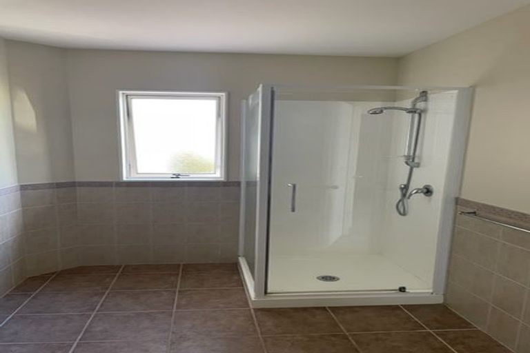 Photo of property in 28 Maypark Crescent, Flat Bush, Auckland, 2016