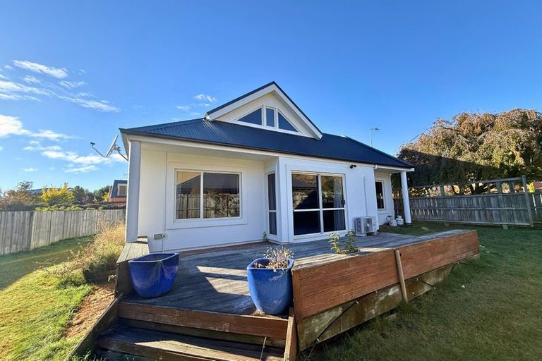 Photo of property in 42 Meadowstone Drive, Wanaka, 9305