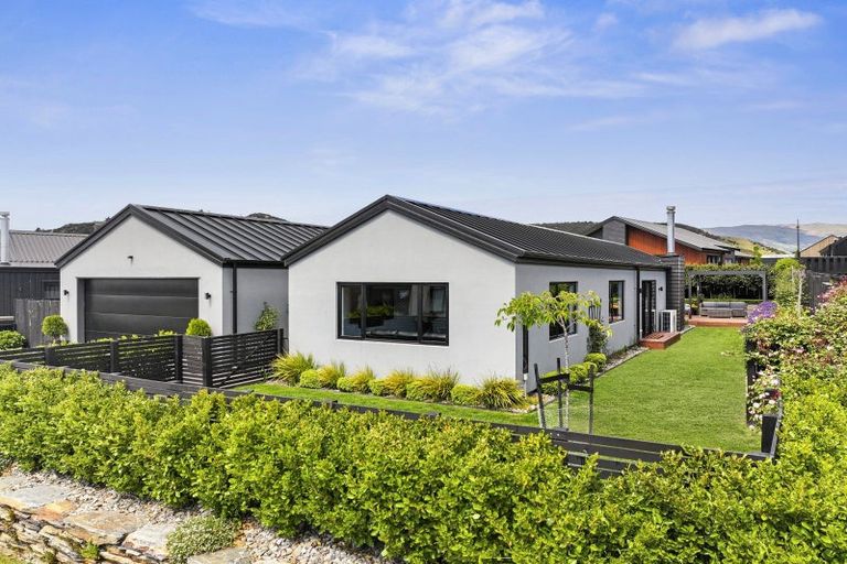 Photo of property in 53 Mount Nicholas Avenue, Wanaka, 9305