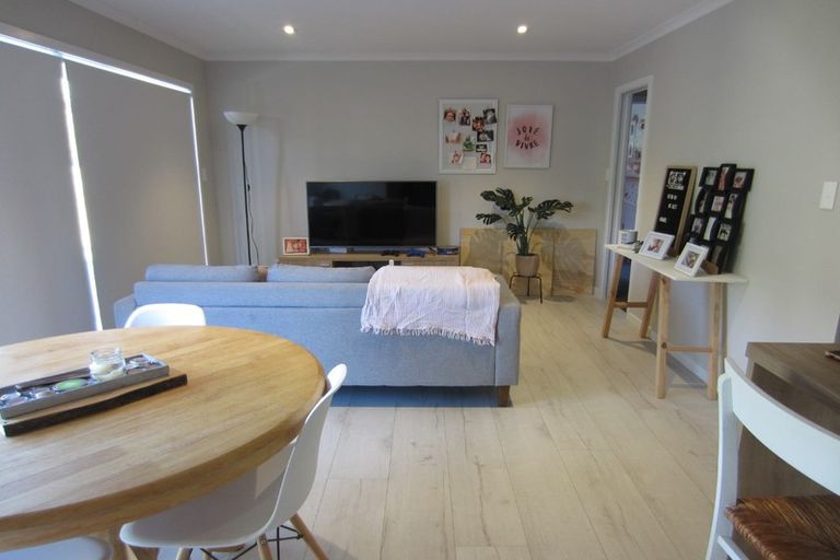 Photo of property in 20 Ridgeview Close, Red Beach, 0932