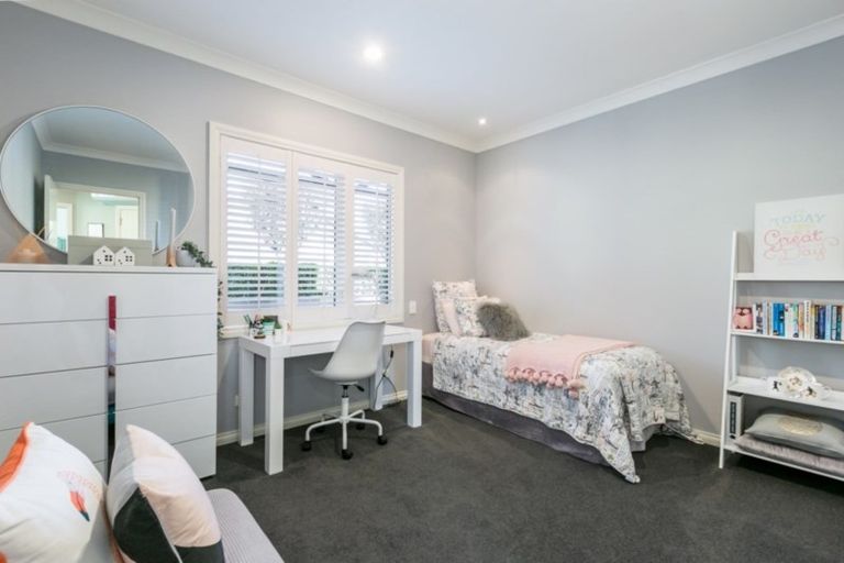 Photo of property in 72 Kent Terrace, Taradale, Napier, 4112