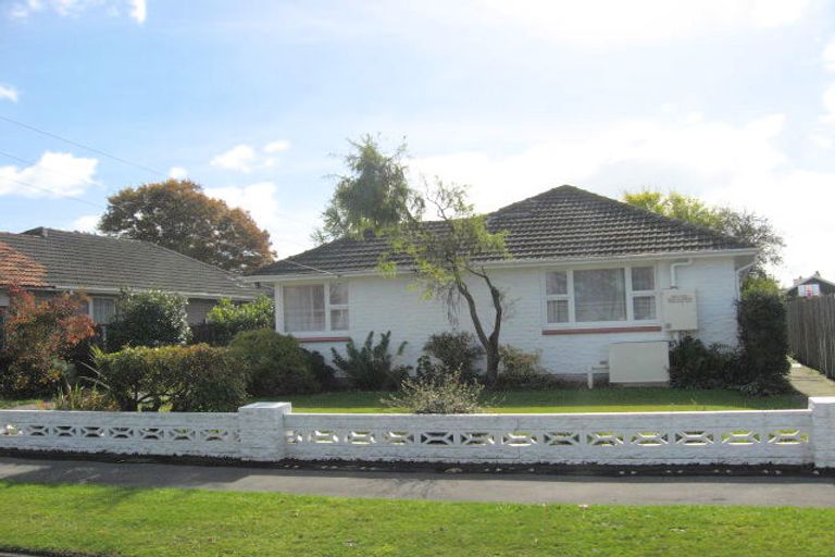Photo of property in 28 Coniston Avenue, Ilam, Christchurch, 8041