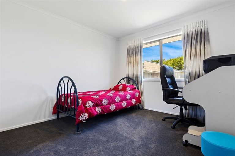 Photo of property in 155 Queenspark Drive, Parklands, Christchurch, 8083