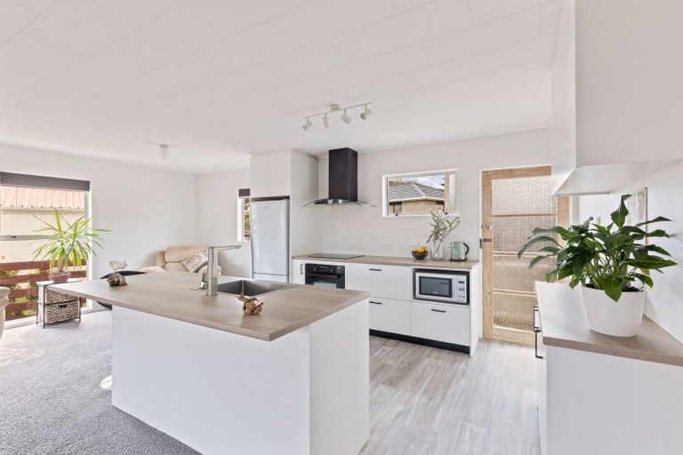 Photo of property in 3/166 Ngamotu Road, Spotswood, New Plymouth, 4310