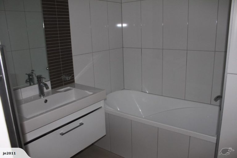 Photo of property in Bellagio Apartments, 2b/39 Taranaki Street, Te Aro, Wellington, 6011
