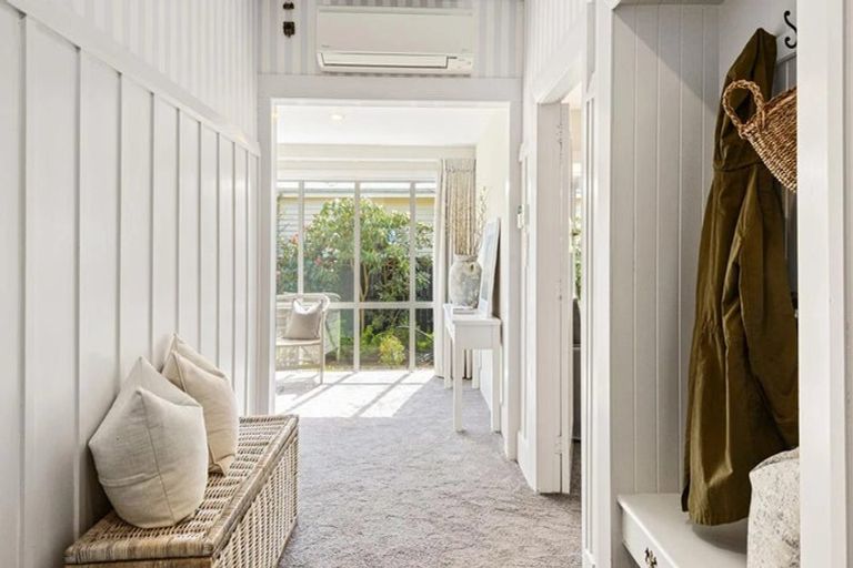 Photo of property in 4 Kenwyn Avenue, St Albans, Christchurch, 8052