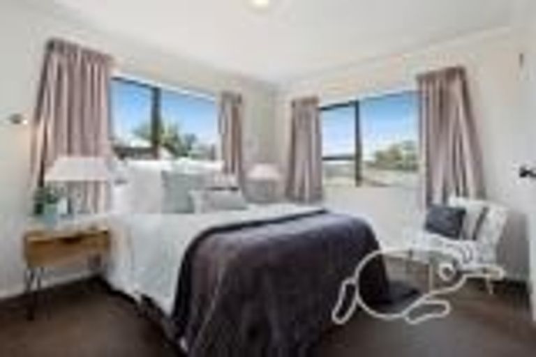 Photo of property in 2/30 Vivian Wilson Drive, Eastern Beach, Auckland, 2012