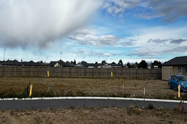 Photo of property in 1 Livingstone Place, Rangiora, 7400