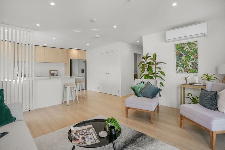 Photo of property in 1/200 Knights Road, Hutt Central, Lower Hutt, 5011