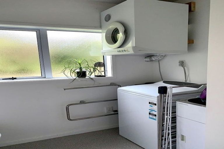 Photo of property in 77b Bassett Road, Johnsonville, Wellington, 6037