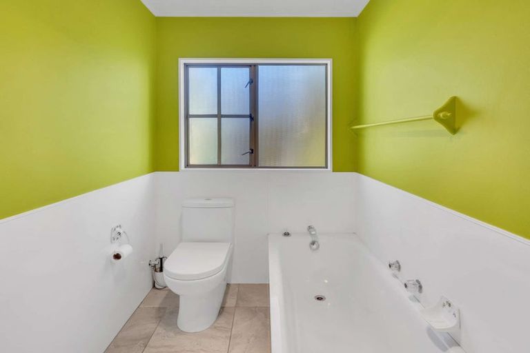 Photo of property in 1/16 Carl Avenue, Havelock North, 4130