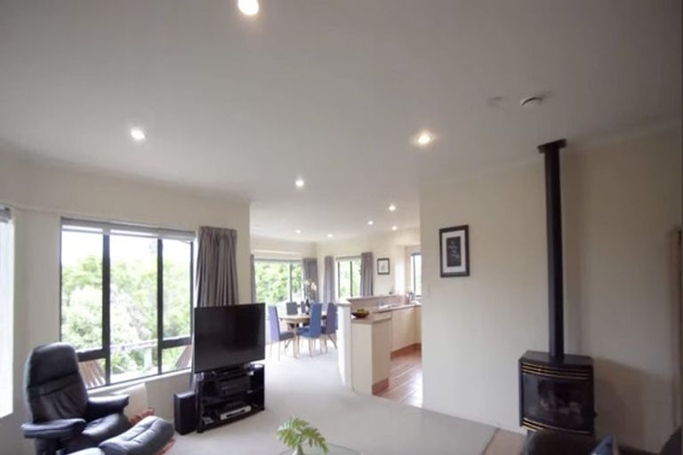 Photo of property in 143 Summerhill Drive, Fitzherbert, Palmerston North, 4410