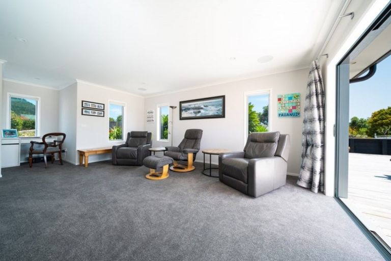 Photo of property in 169 Vista Paku, Pauanui, Hikuai, 3579