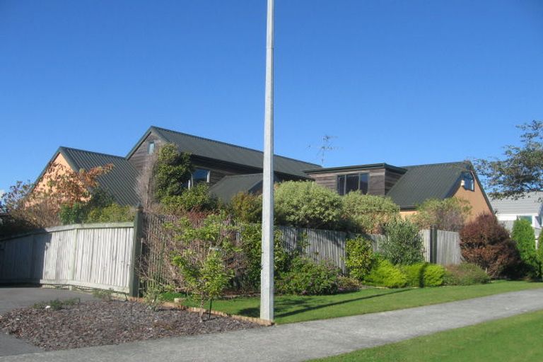 Photo of property in 7 Samwell Drive, Whitby, Porirua, 5024