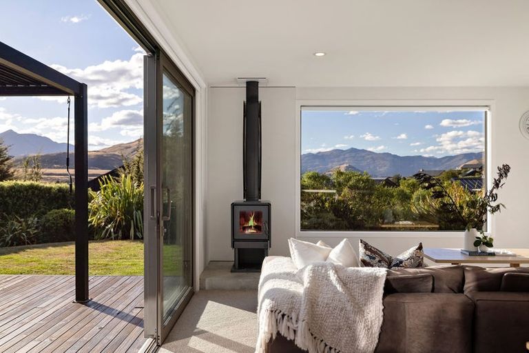 Photo of property in 3 Caithness Court, Jacks Point, Queenstown, 9371