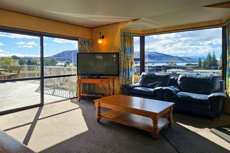 Photo of property in 5 Murray Place, Lake Tekapo, 7999