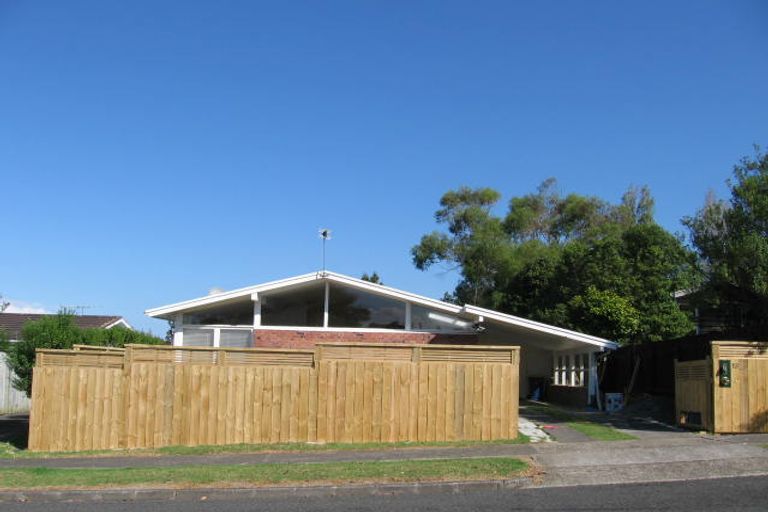 Photo of property in 13 Cutler Street, New Lynn, Auckland, 0600