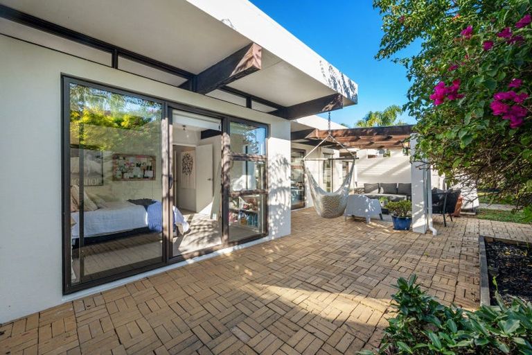 Photo of property in 7 Tabago Place, Half Moon Bay, Auckland, 2012