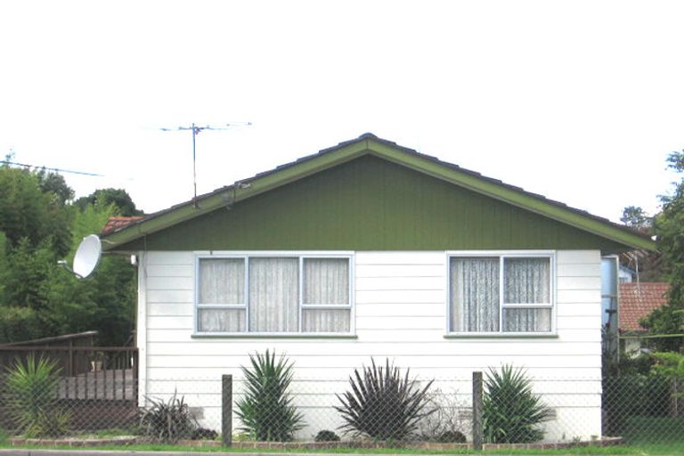 Photo of property in 16 Forest Hill Road, Henderson, Auckland, 0612