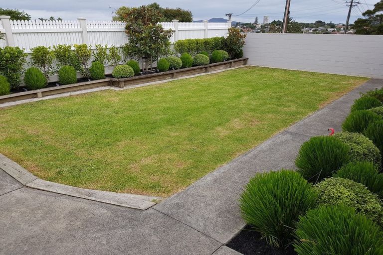 Photo of property in 12 Dallinghoe Crescent, Milford, Auckland, 0620