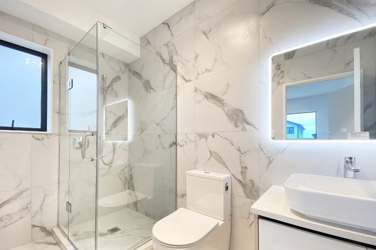 Photo of property in 3b Frontier Lane, Flat Bush, Auckland, 2019