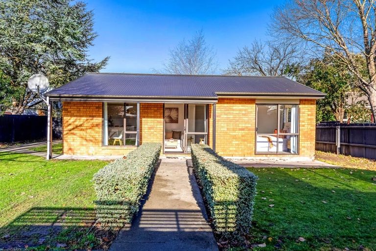 Photo of property in 52a Vivian Street, Burwood, Christchurch, 8083