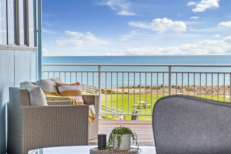 Photo of property in 1011 Papamoa Beach Road, Papamoa Beach, Papamoa, 3118
