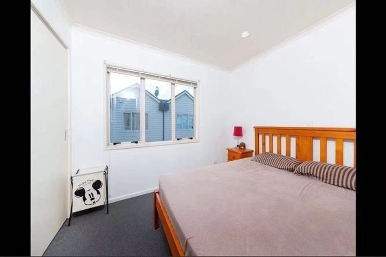 Photo of property in 3/51 Henderson Valley Road, Henderson, Auckland, 0612