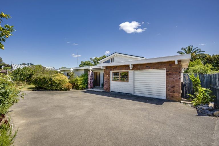 Photo of property in 16 Ngarimu Crescent, Taradale, Napier, 4112