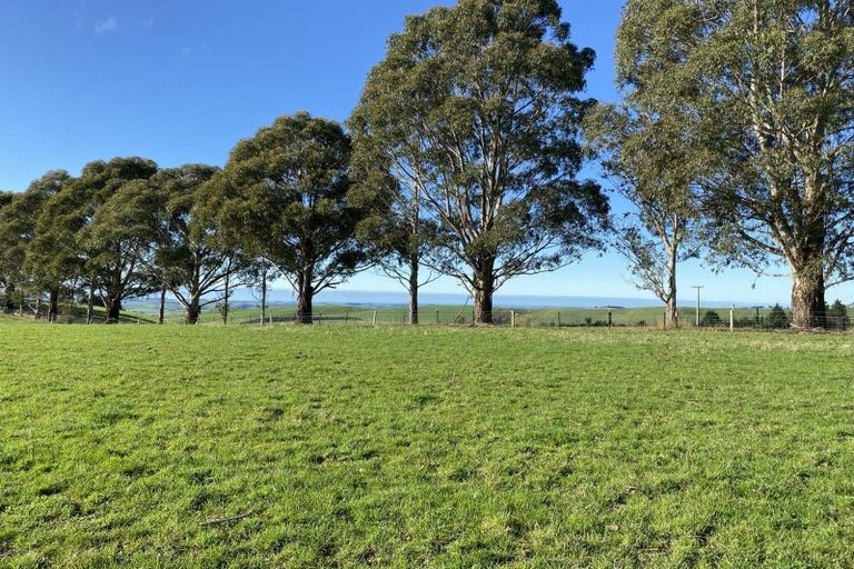 Photo of property in 420 Dunrobin Road, Fuchsia Creek, Oamaru, 9491