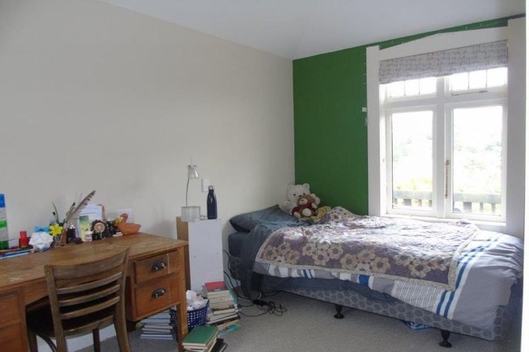 Photo of property in 12 Harland Street, Brooklyn, Wellington, 6021