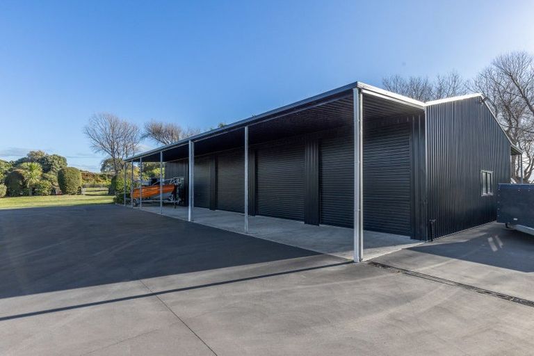 Photo of property in 2 Otaihanga Road, Paraparaumu Beach, Paraparaumu, 5032